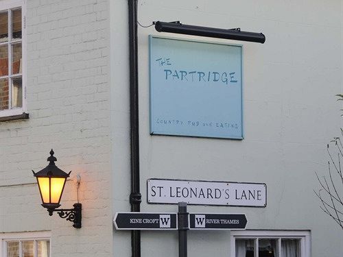 The Partridge Inn Wine Bar & Restaurant 월링포드 외부 사진